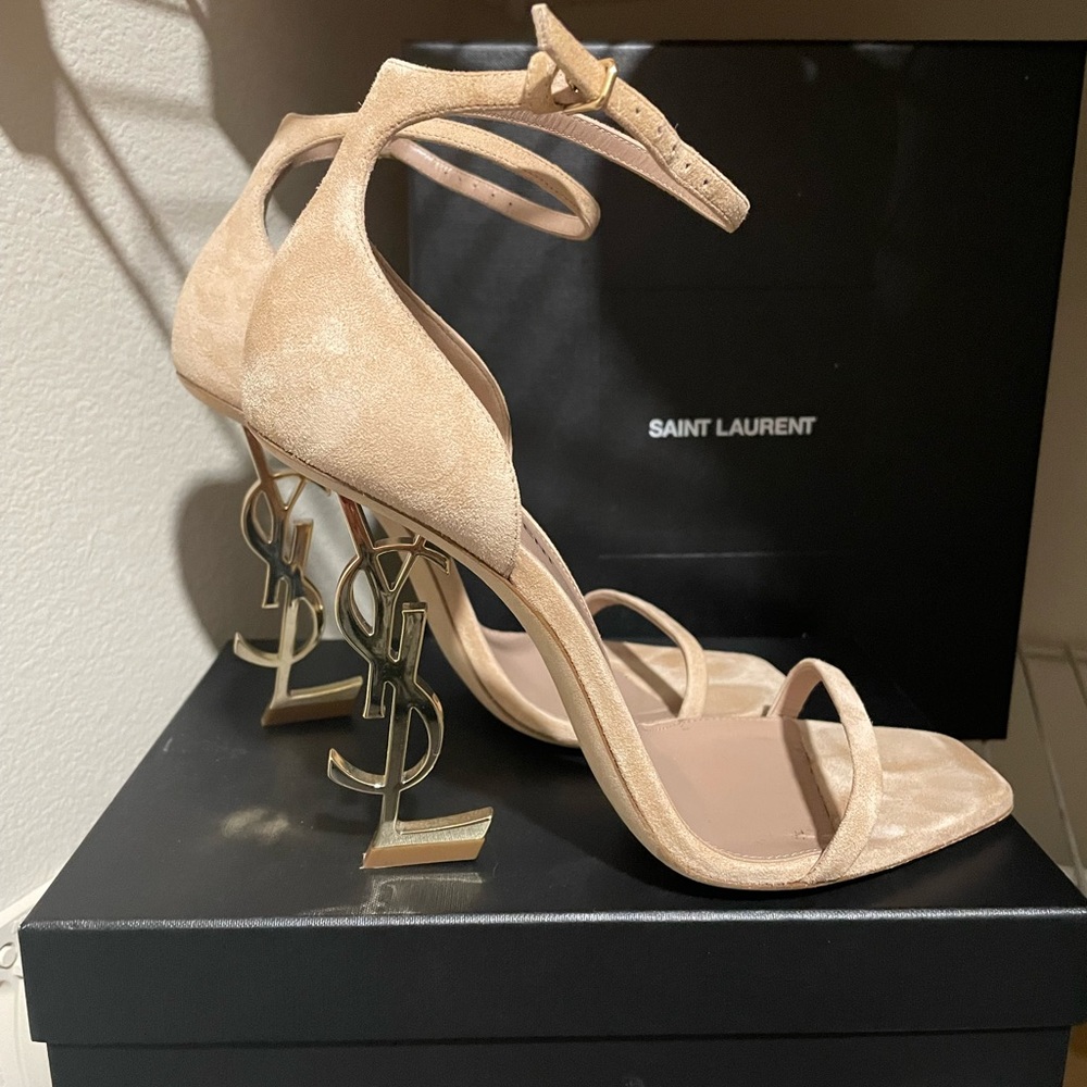 Brand: Saint Laurent Opyum Sandal in Suede.